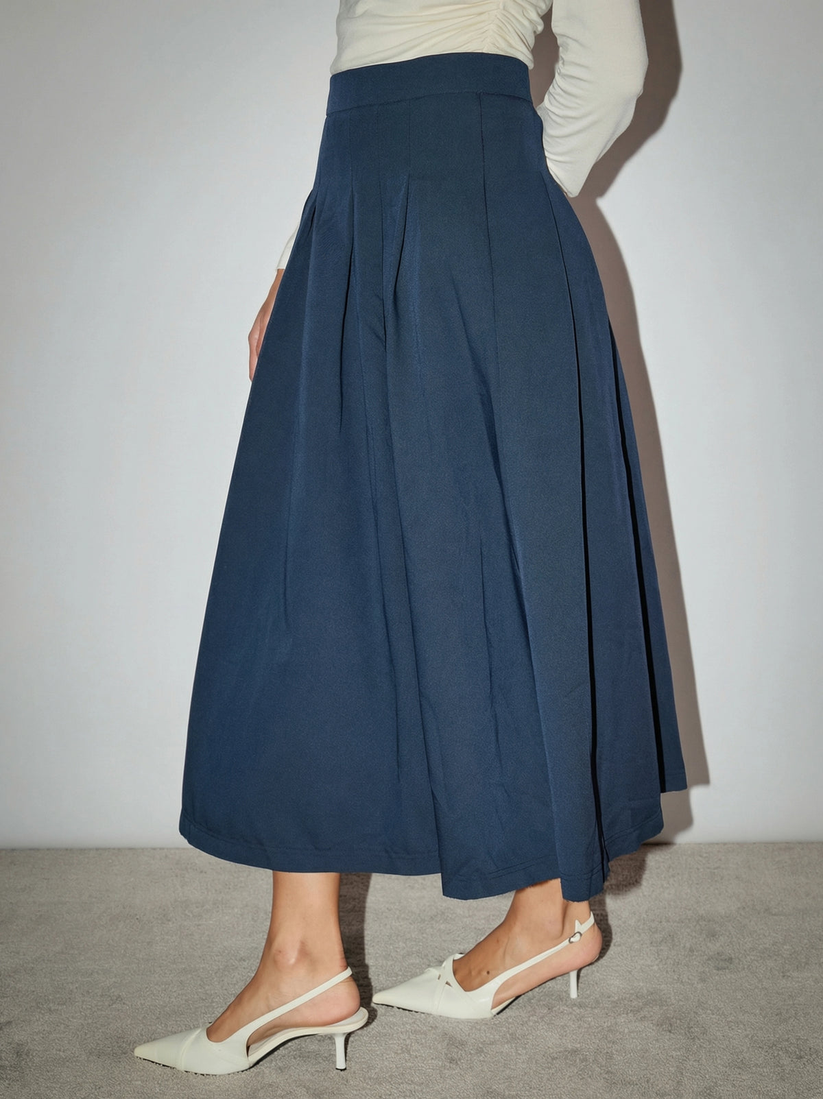 Pleated Skirt in SoftSuit™ Fabric - Navy