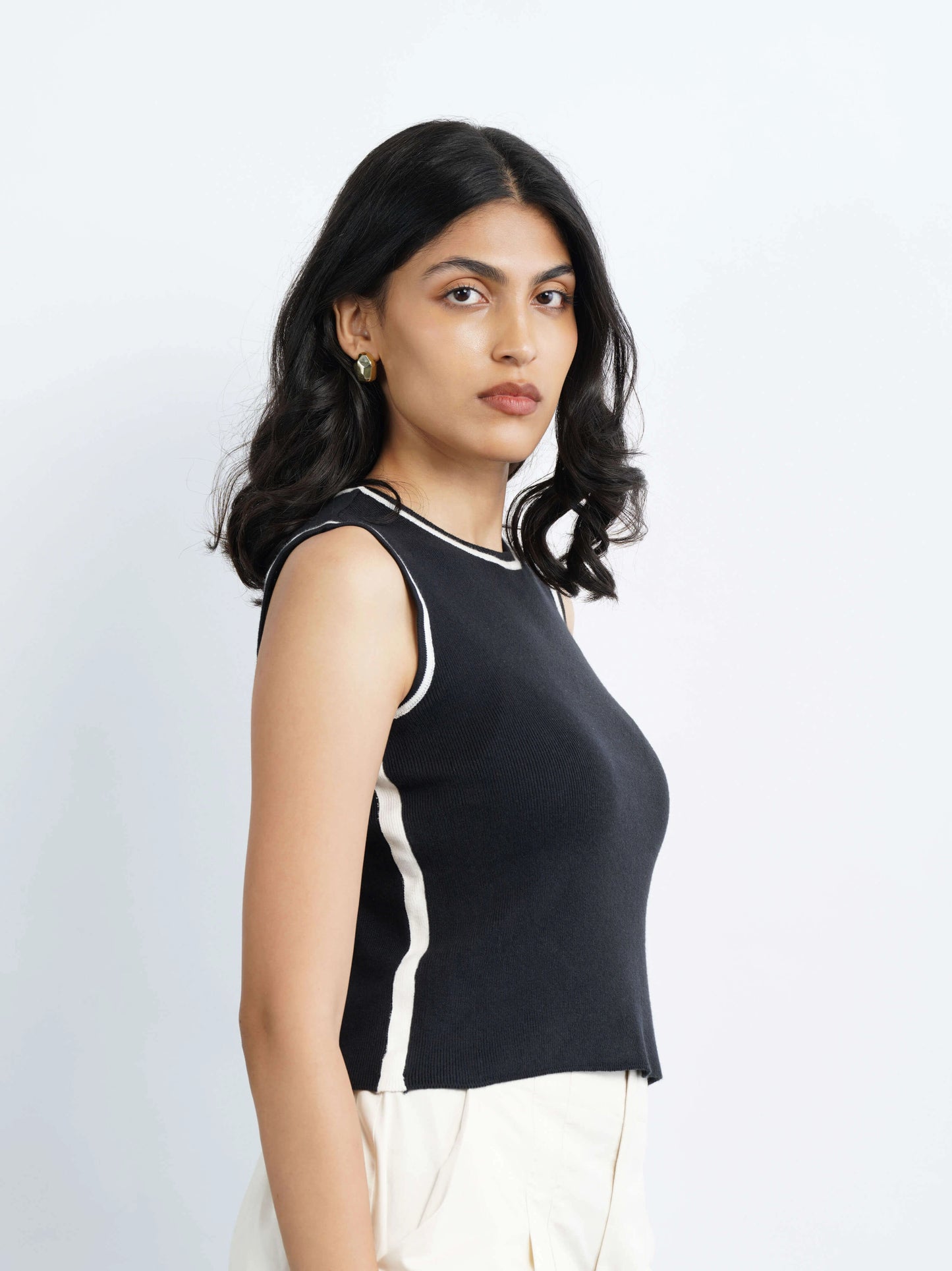 Elevated Tank Top with Piping - Black